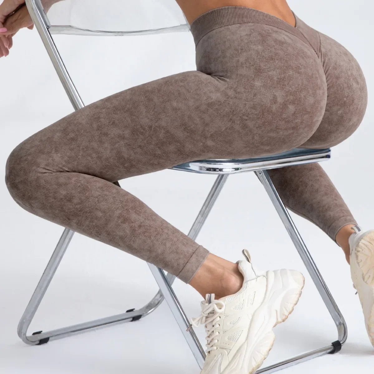 CN Guangdong V Back Yoga Pants Women Seamless Leggings