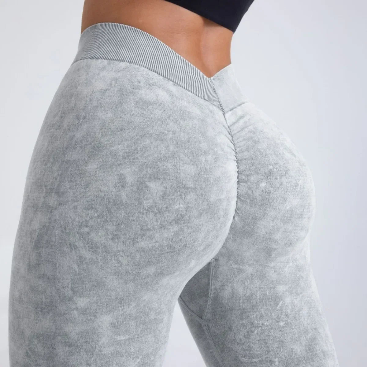 CN Guangdong V Back Yoga Pants Women Seamless Leggings