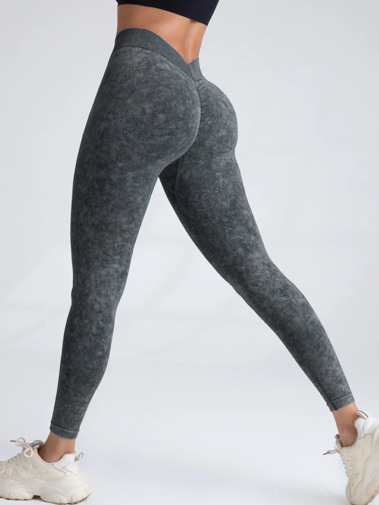 CN Guangdong V Back Yoga Pants Women Seamless Leggings